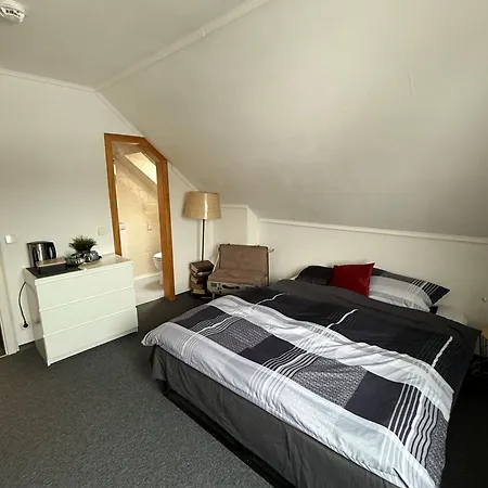 1 Bedroom With Small Bath - Perfect For Long Distance Travel Stop * Oberthulba