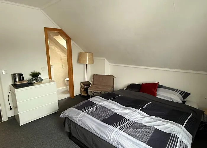 1 Bedroom With Small Bath - Perfect For Long Distance Travel Stop * Oberthulba